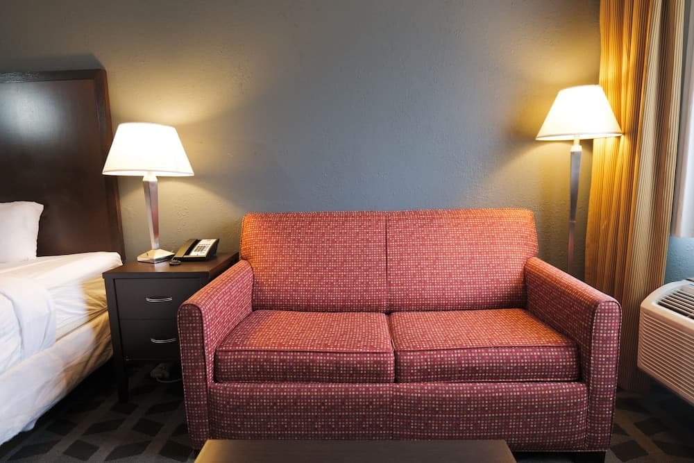 Baymont by Wyndham Flint Airport North gallery photo in Flint, MI — image 29
