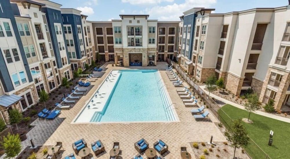 Landing Twin Creeks Apartments gallery photo in Allen, TX — image 9