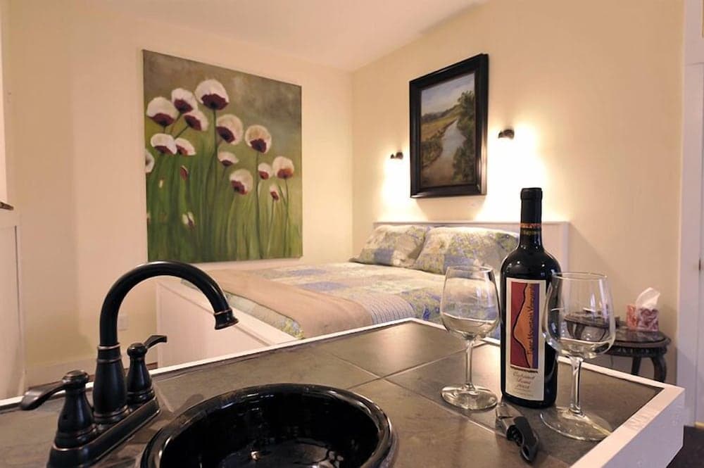 Hall House Hotel gallery photo in Dahlonega, GA — image 5
