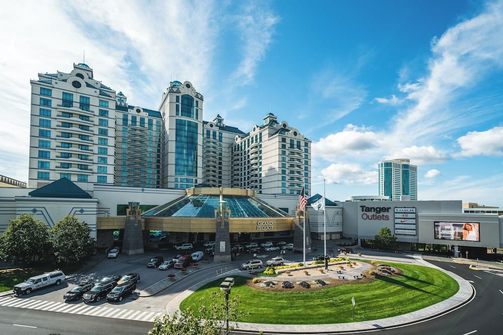 Grand Pequot Tower at Foxwoods gallery photo in Mashantucket, CT — image 32