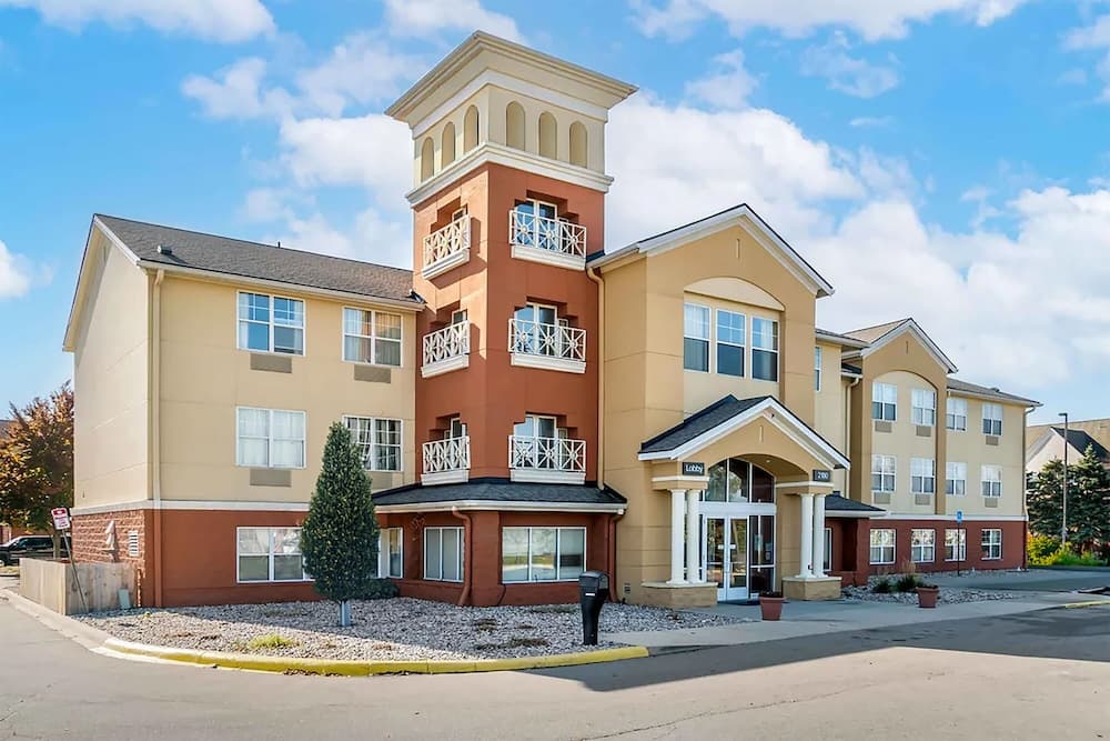 Baymont by Wyndham Auburn Hills South featured exterior or lobby in Auburn Hills, MI — similar hotel