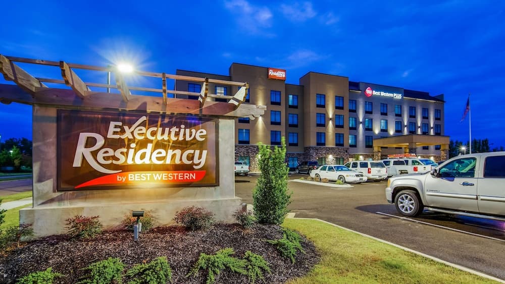Best Western Plus Executive Residency Marion featured exterior or lobby in Marion, AR — similar hotel