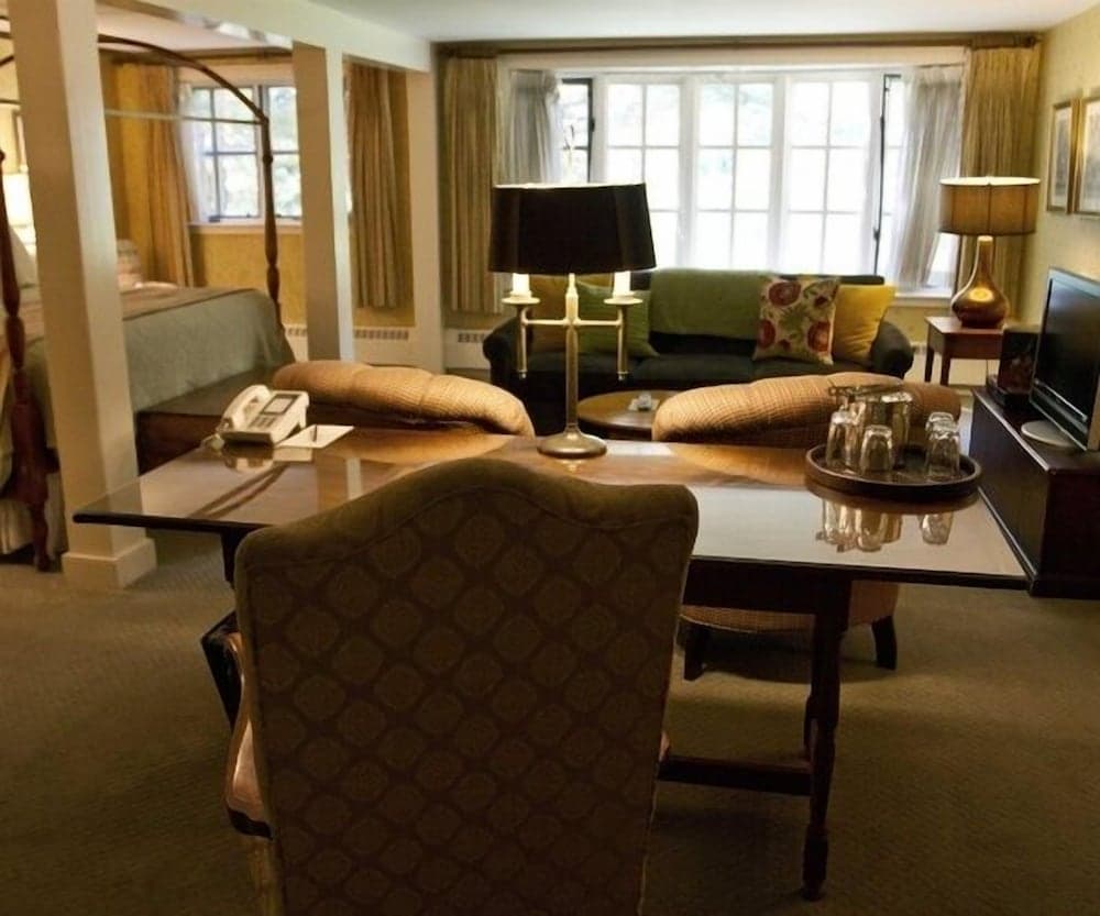 The Grand at Bedford Village Inn gallery photo in Bedford — image 16