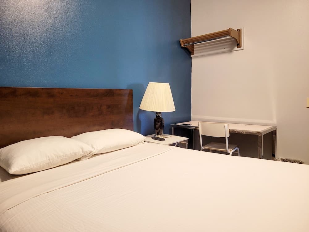 AVAION HOTEL LAX-SoFi Stadium featured exterior or lobby in Inglewood, CA — similar hotel