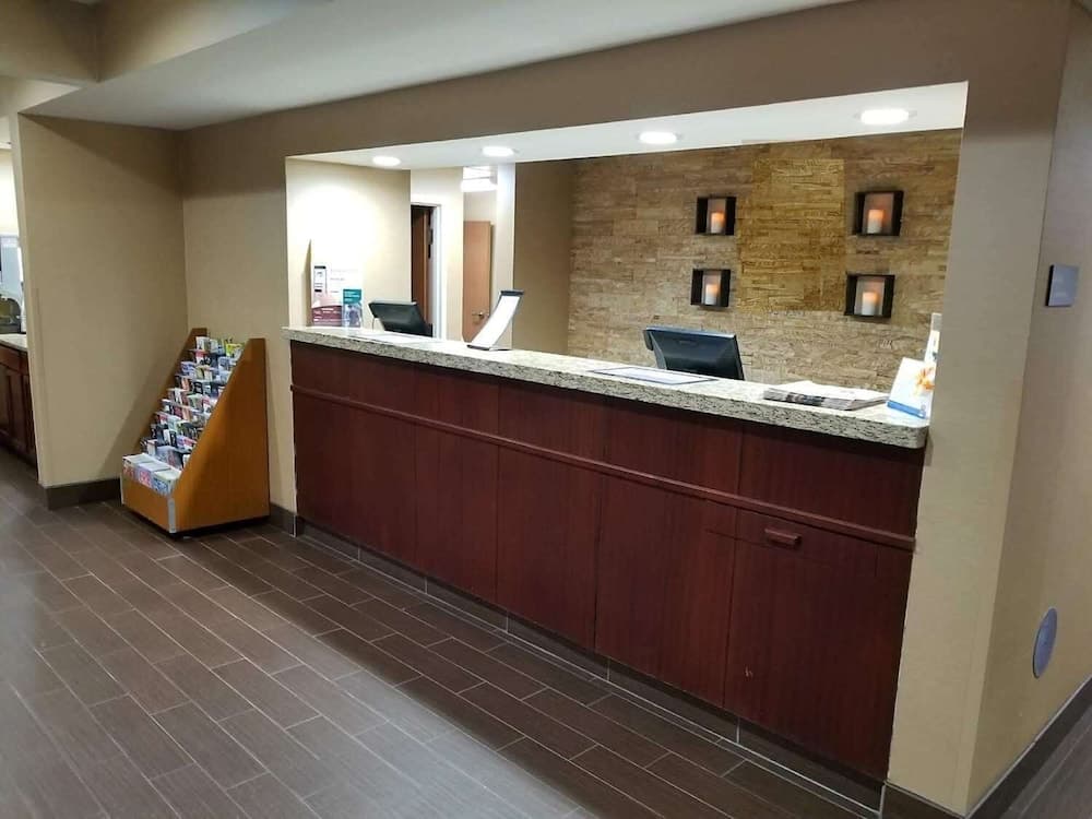 Comfort Inn, Erie - Near Presque Isle interior in Erie, PA — gallery photo 2