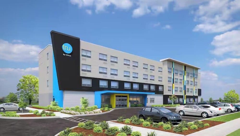 Tru By Hilton Pensacola I-10 North Davis Highway featured exterior or lobby in Pensacola, FL — similar hotel