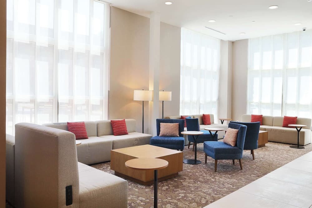 Hilton Garden Inn Bel Air interior in Bel Air, MD — gallery photo 2