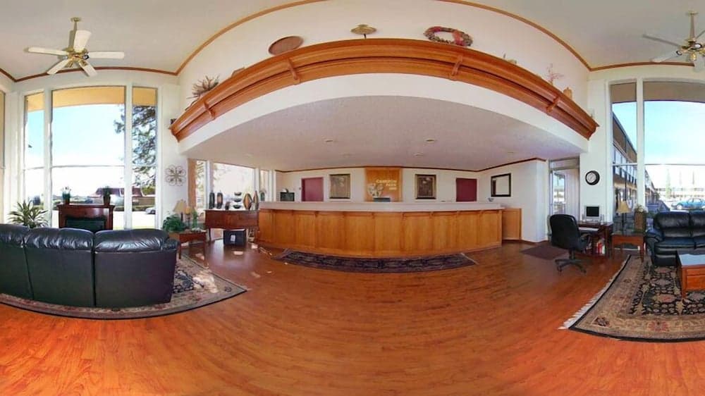 Quality Inn & Suites Cameron Park Shingle Springs interior in Shingle Springs, CA — gallery photo 2