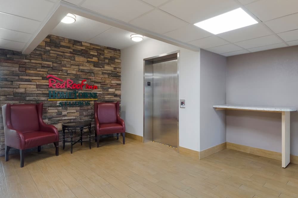 HomeTowne Studios by Red Roof San Antonio - Seaworld/Northwest property views in San Antonio, TX — gallery photo 3