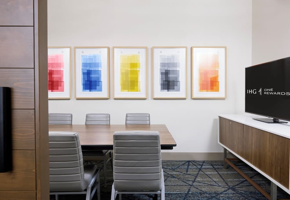 Holiday Inn Express And Suites Elgin Chicago Northwest by IHG gallery photo in Elgin, IL — image 24