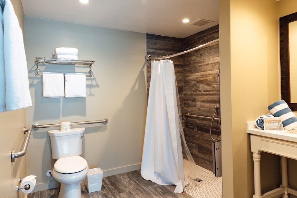 Lakehouse Resort gallery photo in San Marcos, CA — image 19