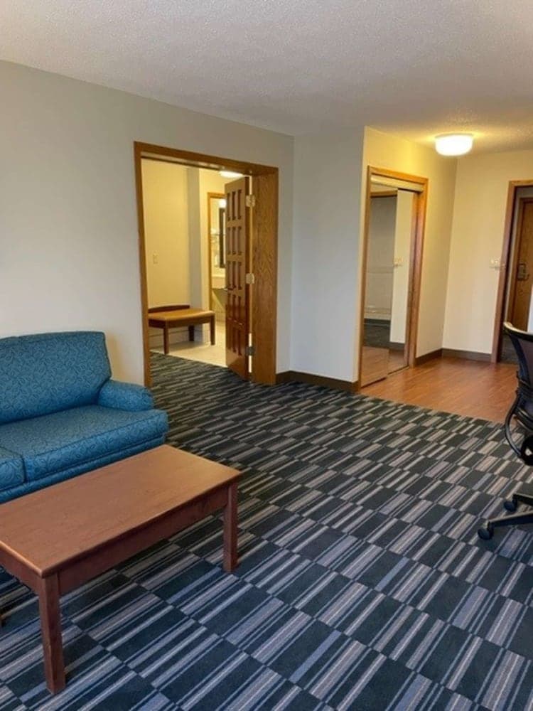 Best Western Inn interior in Rice Lake, WI — gallery photo 2