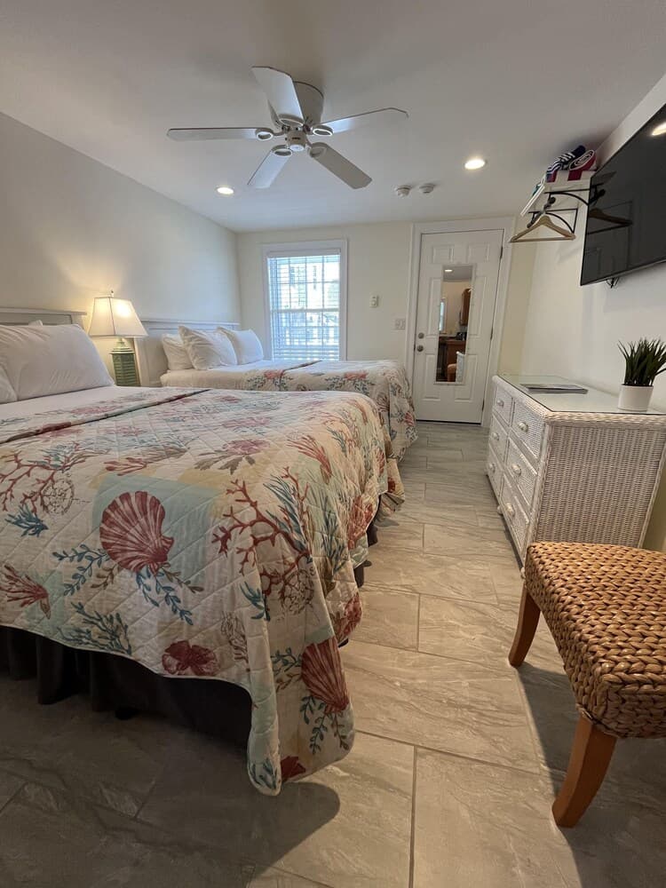 Beach Breeze Inn gallery photo in Falmouth, MA — image 10