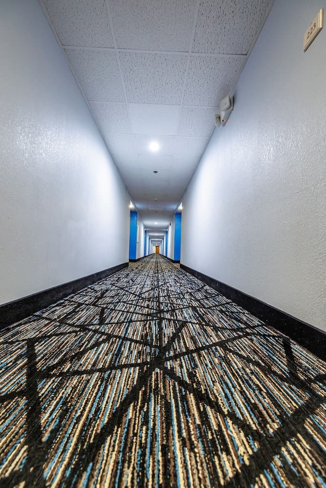 New Victorian Inn & Suites Omaha gallery photo in Omaha, NE — image 5