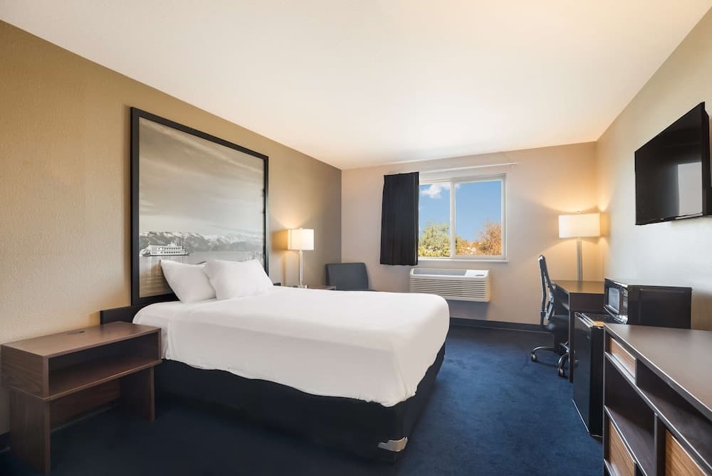 Americas Best Value Inn Sparks interior in Sparks, NV — gallery photo 2