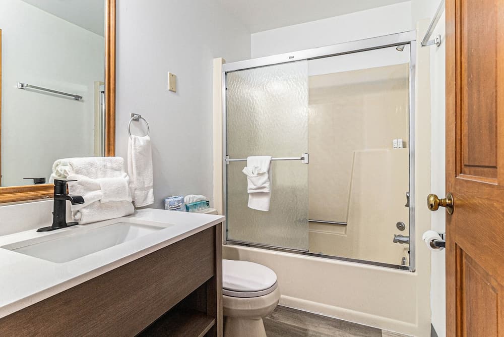 Snyder's Shoreline Inn gallery photo in Ludington, MI — image 23