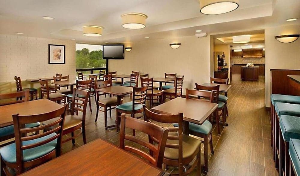 Hotel Lotus Kansas City Stadium gallery photo in Kansas City, MO — image 25