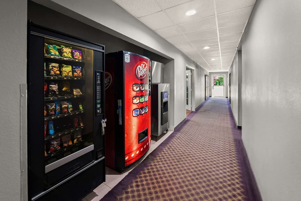 Econo Lodge Inn & Suites Mesquite - Dallas East gallery photo in Mesquite, TX — image 34