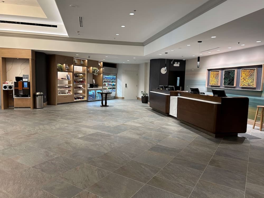 DoubleTree by Hilton Hotel Modesto interior in Modesto, CA — gallery photo 2