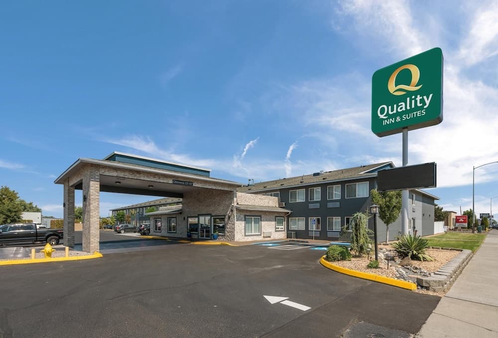 Quality Inn & Suites Kennewick Tri-Cities featured exterior or lobby in Kennewick, WA — similar hotel