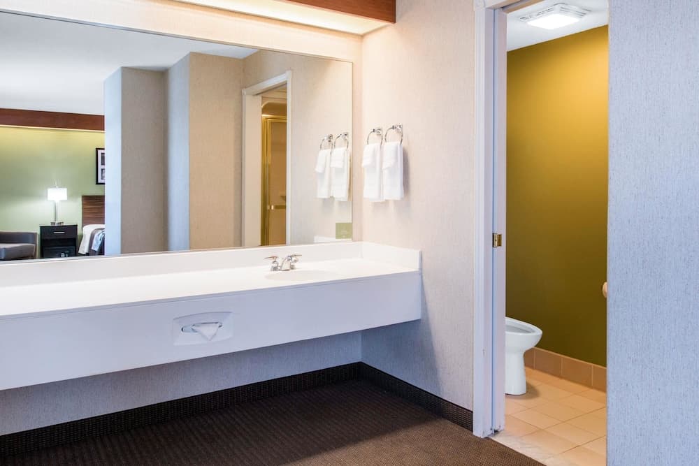 Sleep Inn & Suites Oregon - Toledo gallery photo in Oregon, OH — image 25