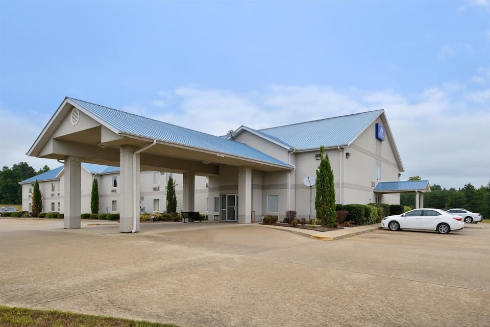 Americas Best Value Inn Smackover property views in Smackover, AR — gallery photo 3