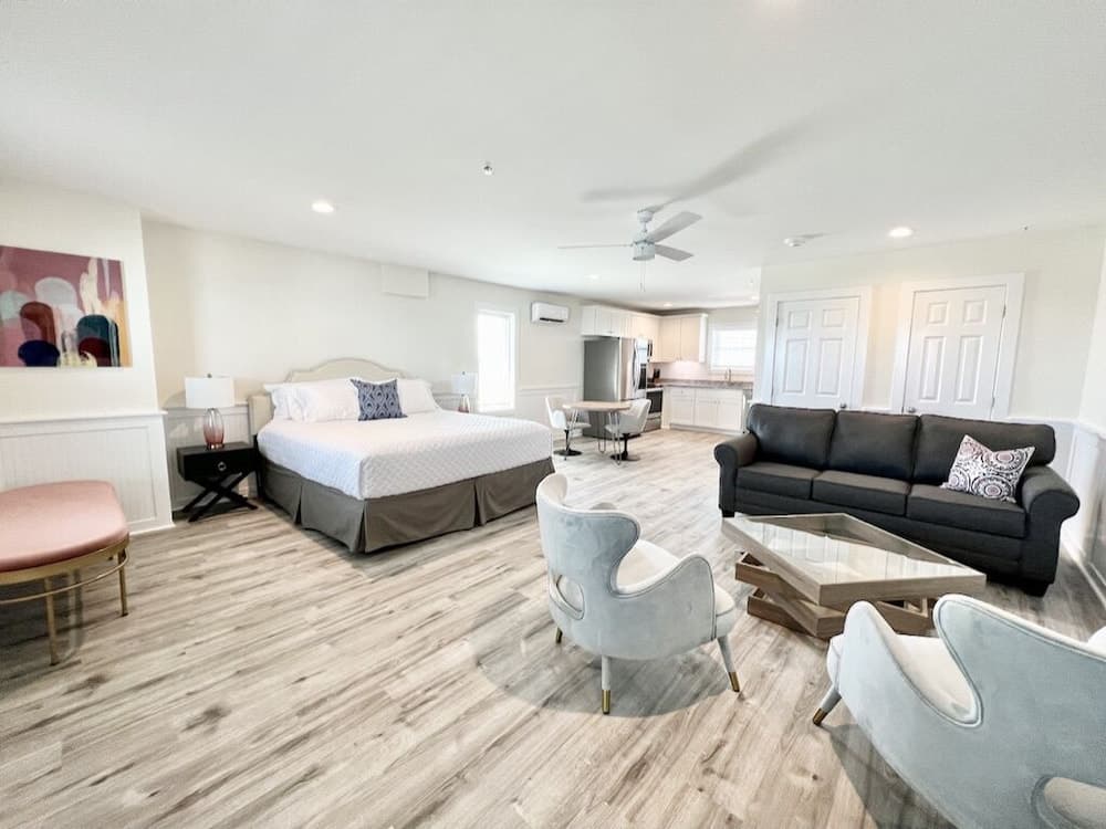 Saltwater Suites gallery photo in Holly Ridge, NC — image 7