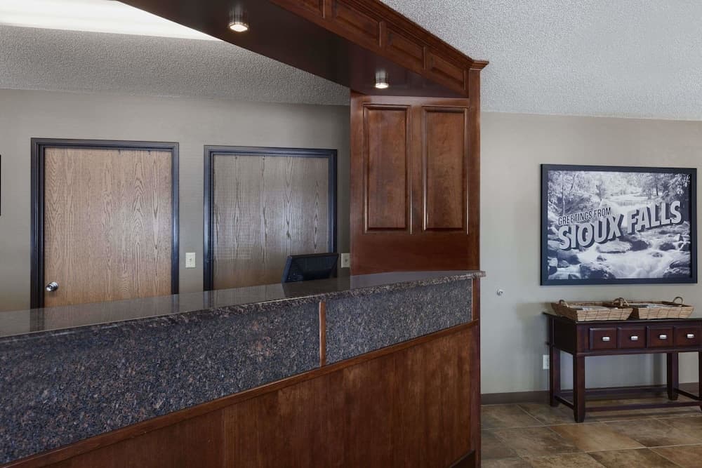 Super 8 by Wyndham Sioux Falls/41st Street property views in Sioux Falls, SD — gallery photo 3