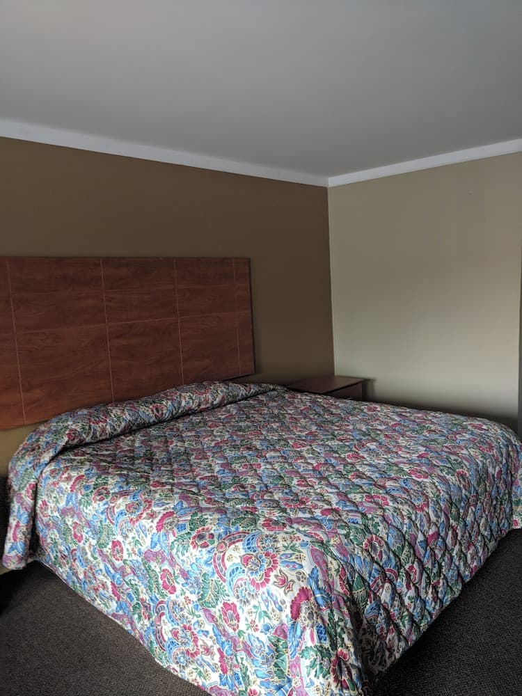 BUDEGT MOTOR LODGE interior in New Castle, DE — gallery photo 2