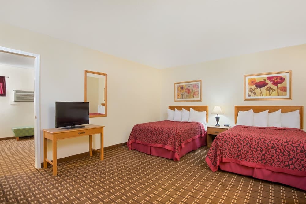 Days Inn by Wyndham Fremont interior in Fremont, OH — gallery photo 2