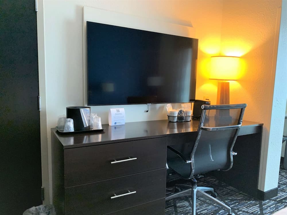 SureStay by Best Western Cambridge gallery photo in Cambridge, OH — image 4