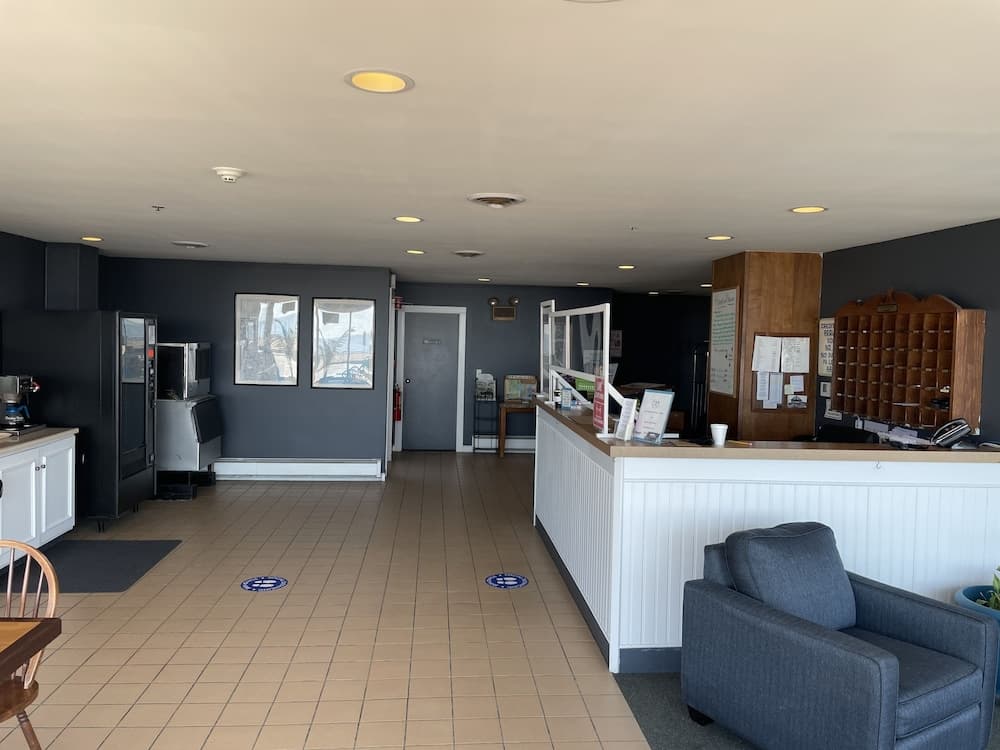 Hampton House Hotel interior in Hampton, NH — gallery photo 2