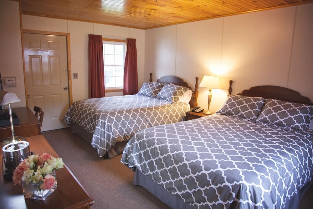 Blue Hill Lodge gallery photo in Claryville — image 15