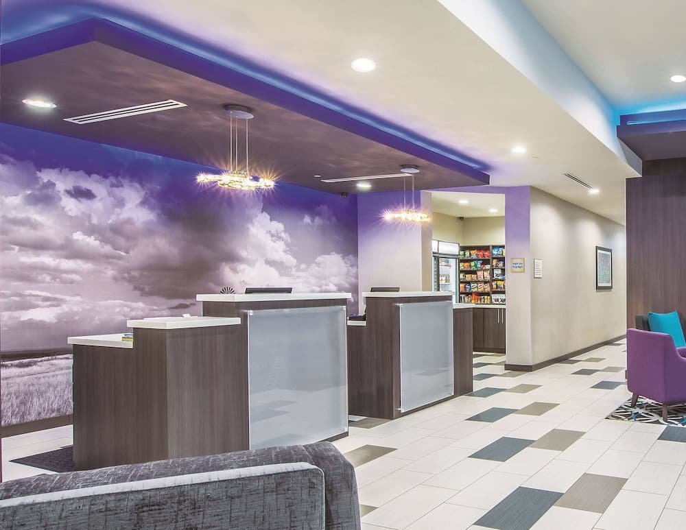 La Quinta Inn & Suites by Wyndham Enid property views in Enid, OK — gallery photo 3