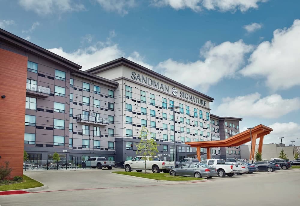 Sandman Signature Dallas Las Colinas Hotel & Suites — hotel in Irving, Texas