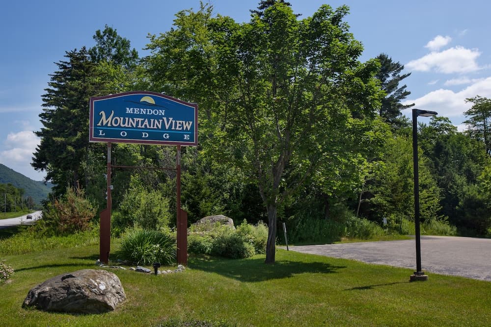 Mendon Mountainview Lodge interior in Killington, VT — gallery photo 2
