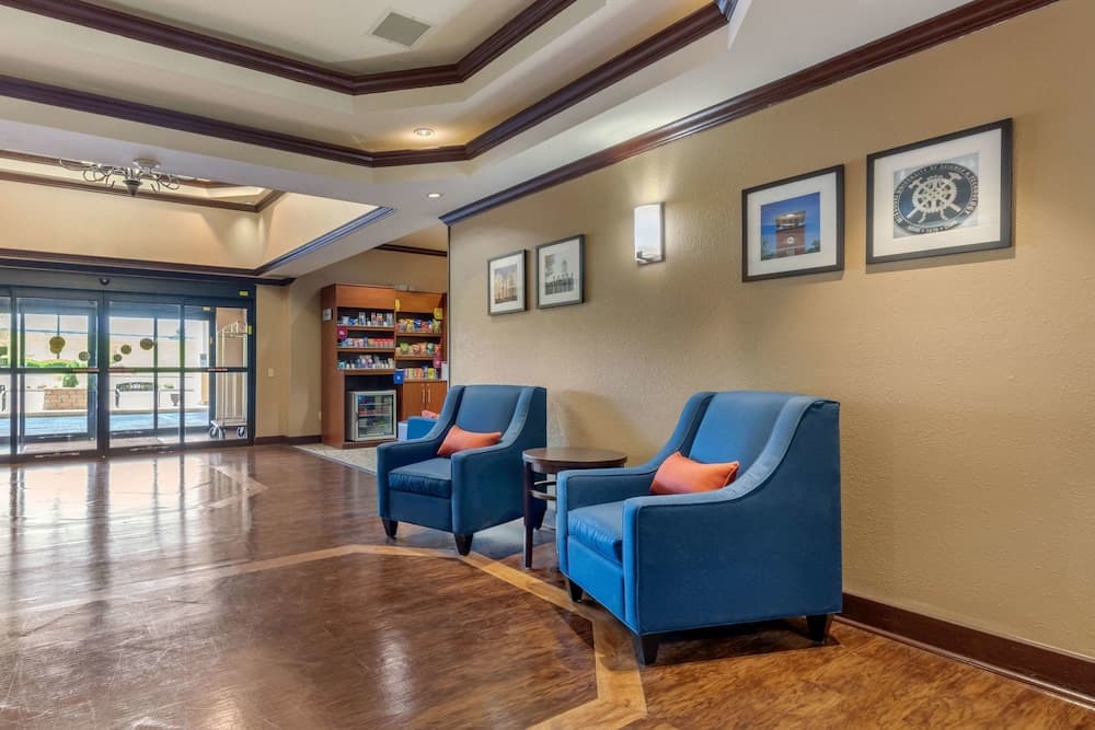 Comfort Suites Rolla interior in Rolla, MO — gallery photo 2