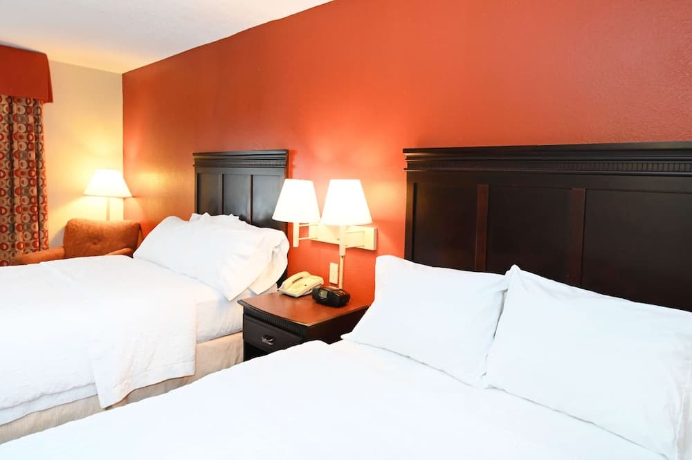 Hampton Inn Richmond-Southwest-Hull Street interior in Midlothian, VA — gallery photo 2