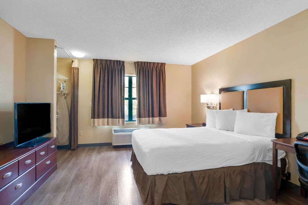 Extended Stay America Suites Los Angeles Torrance Harborgate gallery photo in Torrance, CA — image 12