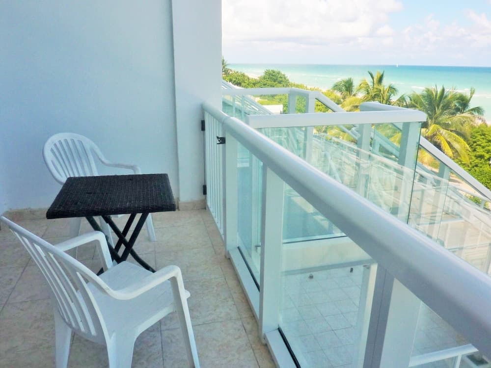 Soleil Apartments at Castle Beach Club interior in Miami Beach, FL — gallery photo 2