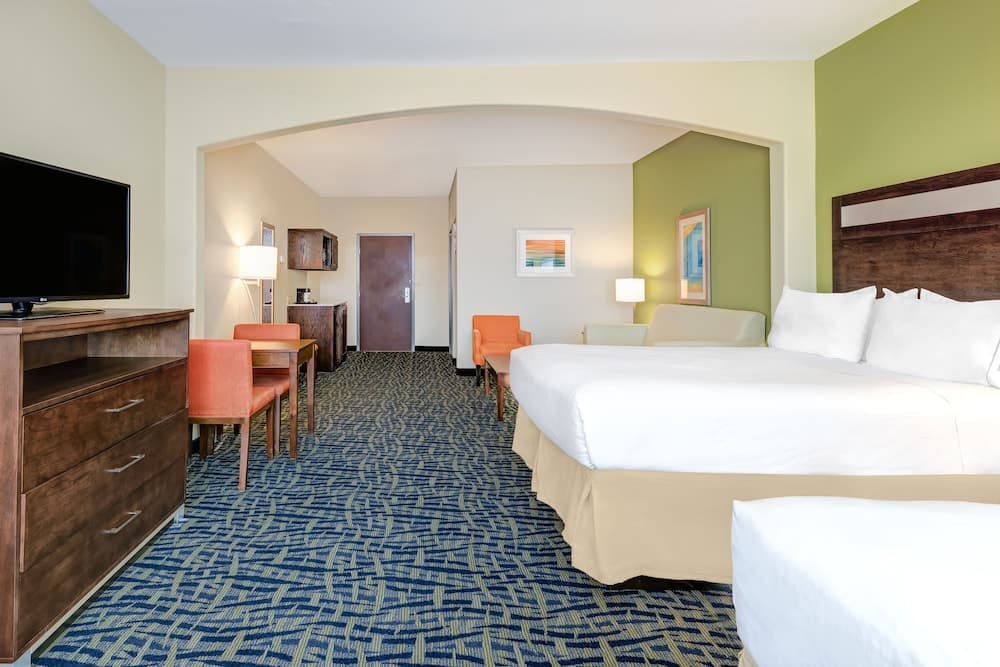 Holiday Inn Express Hotel & Suites Monahans - I-20 by IHG interior in Monahans, TX — gallery photo 2