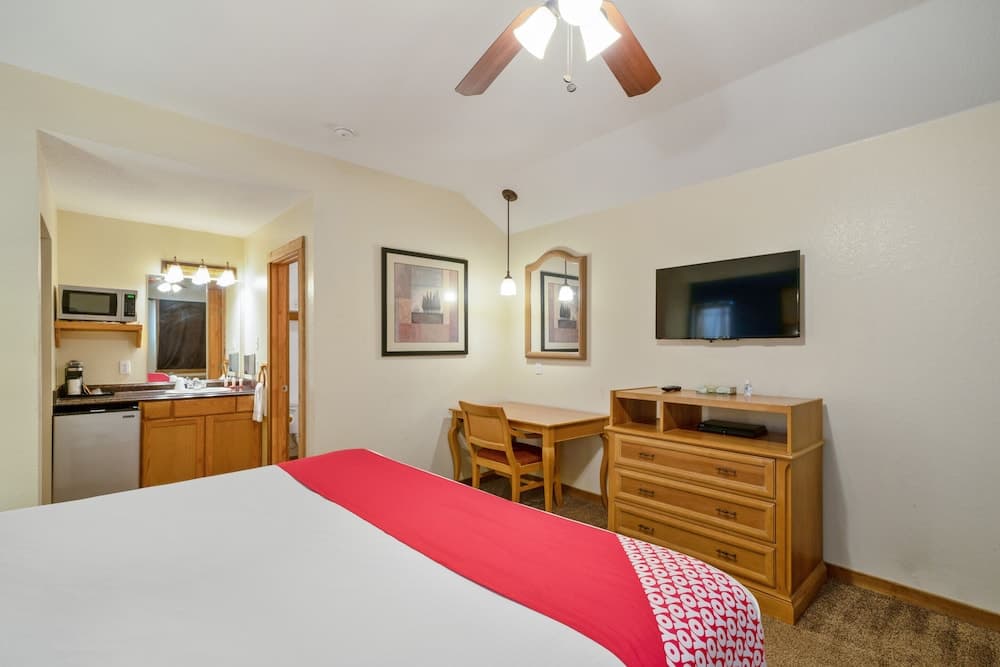 Hotel Kenedy Downtown - US 181 interior in Kenedy, TX — gallery photo 2