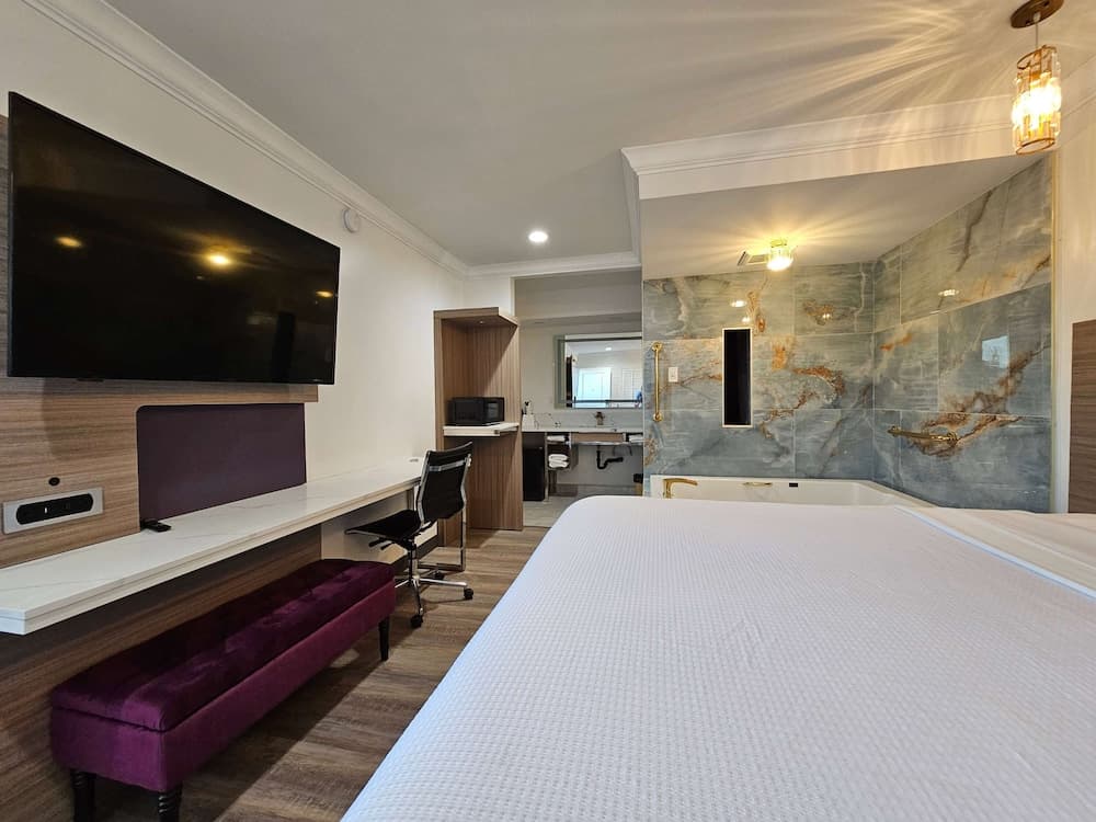 Travelodge by Wyndham Fullerton Near Anaheim gallery photo in Fullerton, CA — image 29