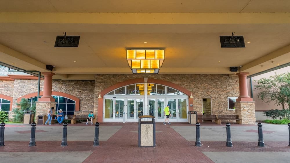 Delta Downs Racetrack Casino Hotel gallery photo in Vinton, LA — image 11