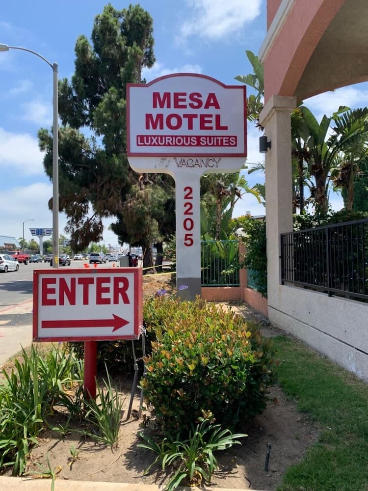Mesa Motel gallery photo in Costa Mesa, CA — image 11