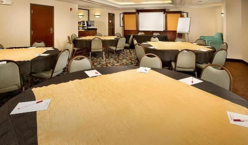 Hotel Lotus Kansas City Stadium gallery photo in Kansas City, MO — image 6