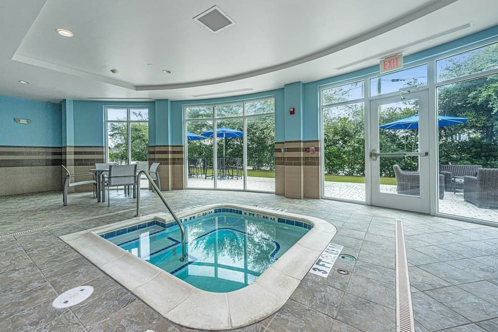 Holiday Inn Express & Suites Charleston Arpt-Conv Ctr Area gallery photo in North Charleston, SC — image 28