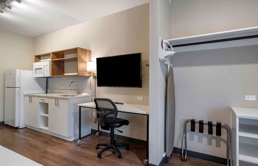 Extended Stay America Premier Suites Ft Lauderdale CypressCk gallery photo in Pompano Beach, FL — image 4