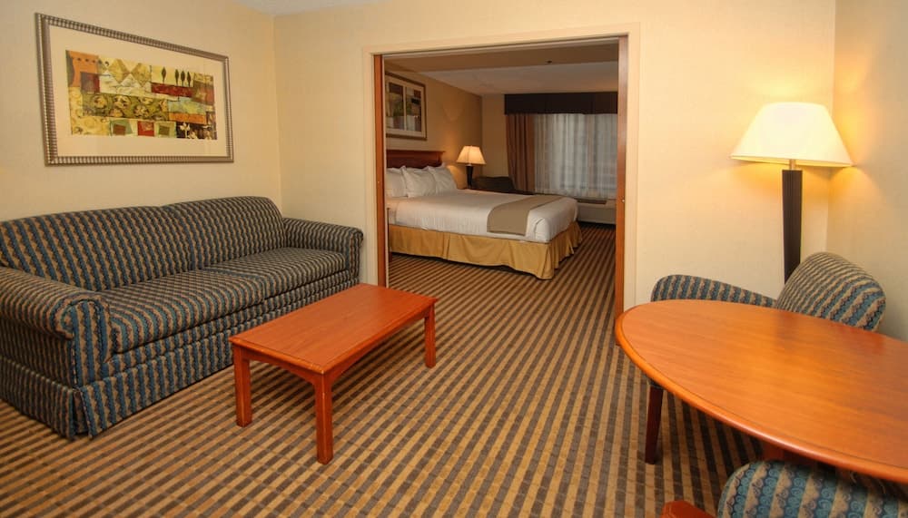 Kalamazoo Hotel and Suites gallery photo in Kalamazoo, MI — image 24