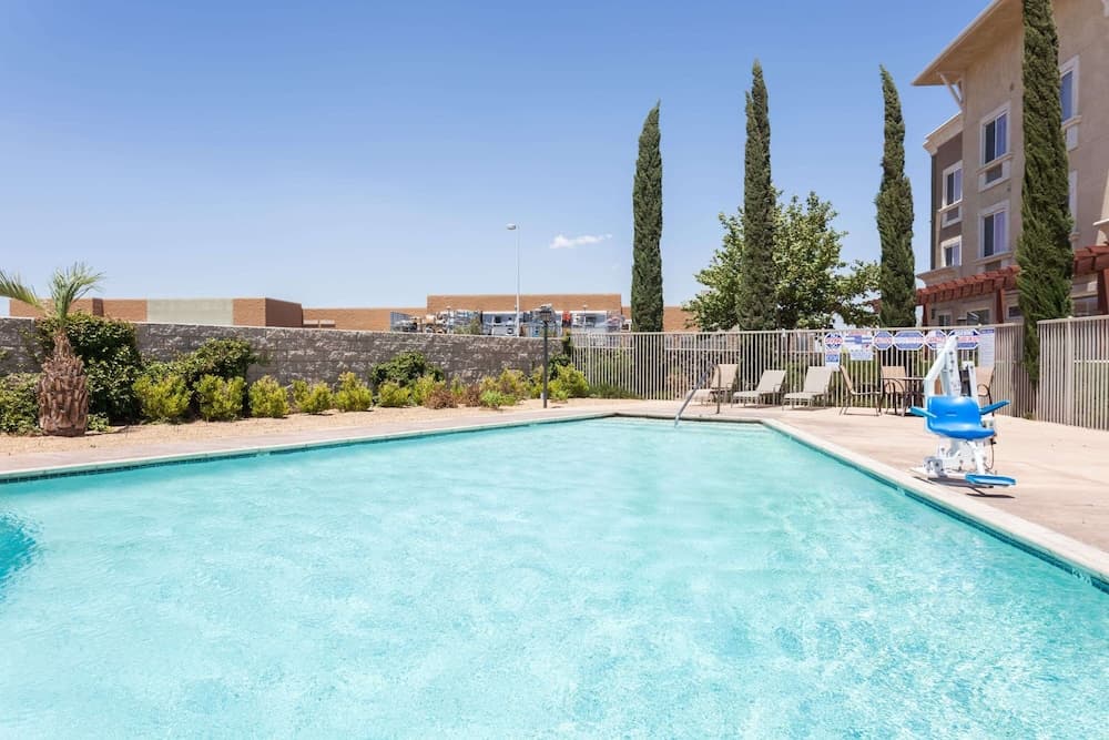 Hawthorn Suites by Wyndham Victorville gallery photo in Victorville, CA — image 18
